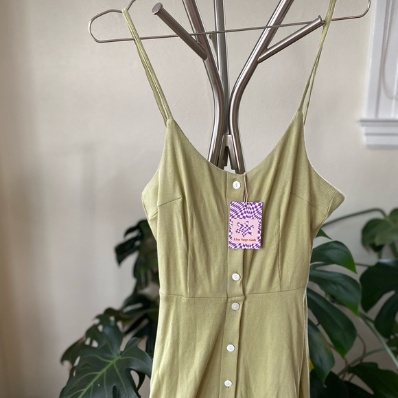 Lisa Says Gah Gwen Dress in Sage (Sold Out) - Picture 8 of 10